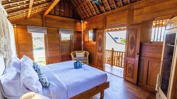 Villa Deluxe, 5 habitaciones, piscina privada, vistas a la piscina | 5 dormitorios, ropa de cama de alta calidad, caja fuerte y escritorio