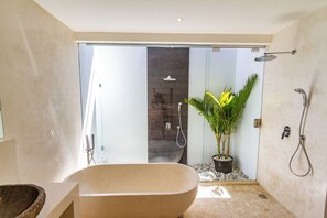 Deluxe Villa, 5 Bedrooms, Private Pool, Pool View | Bathroom | Shower, rainfall showerhead, hair dryer, towels