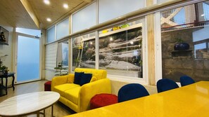 Smart TV - Clarence Cottage (Dehradun)