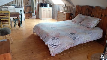 1 Schlafzimmer, Reisekinderbett, kostenloses WLAN, Bettwäsche