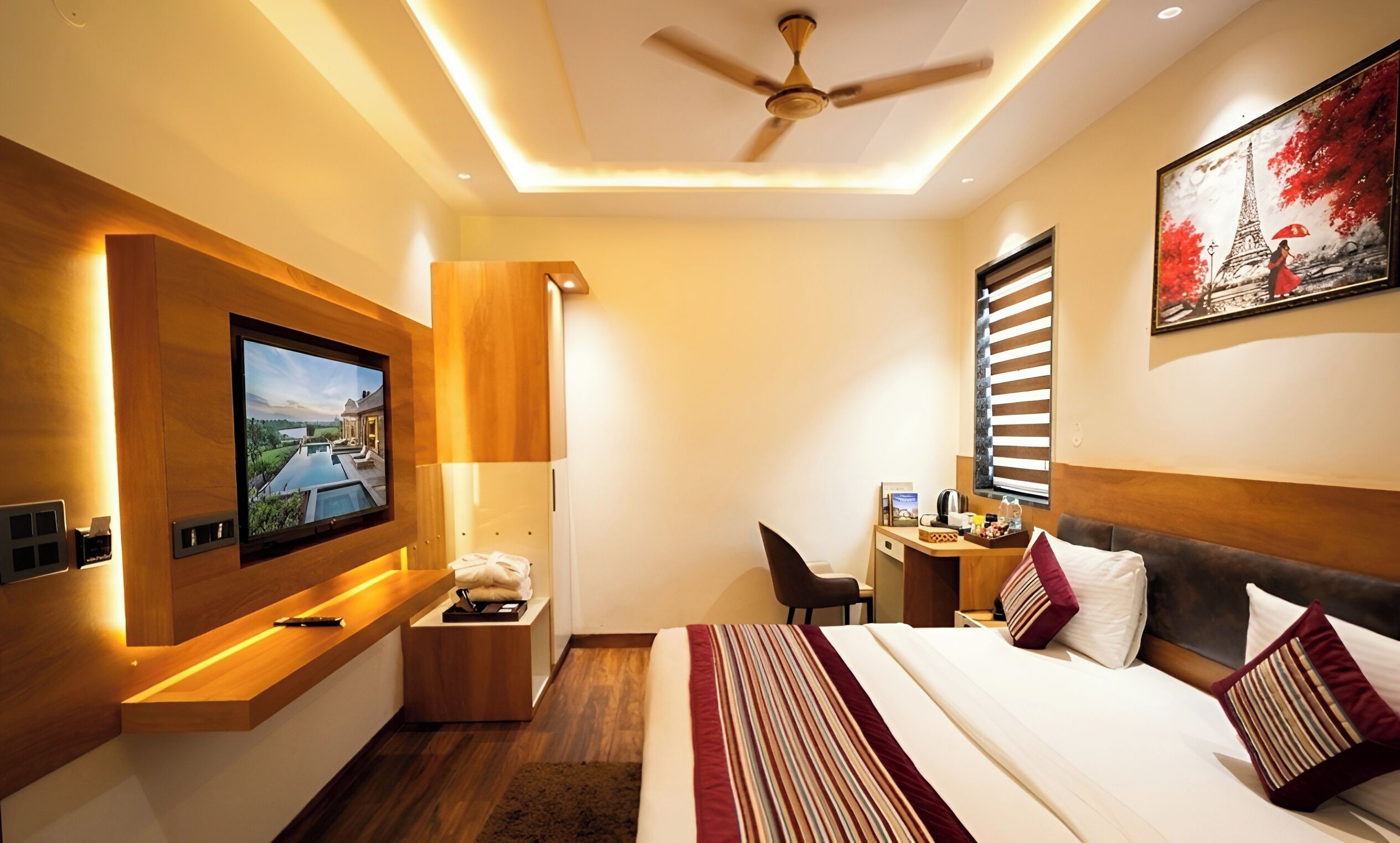 Deluxe Rooms | Premium bedding, down comforters, memory foam beds, desk