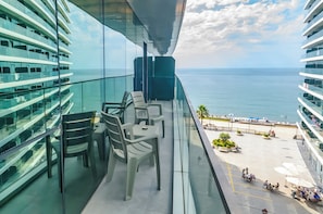 Balcony - GLOBALSTAY Batumi View Apartments. Beach (Batumi)