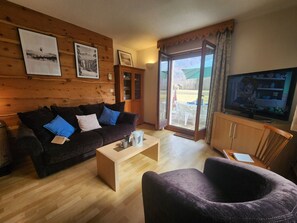 TV - Apartment with view and parking - 6 guests (Samoëns)