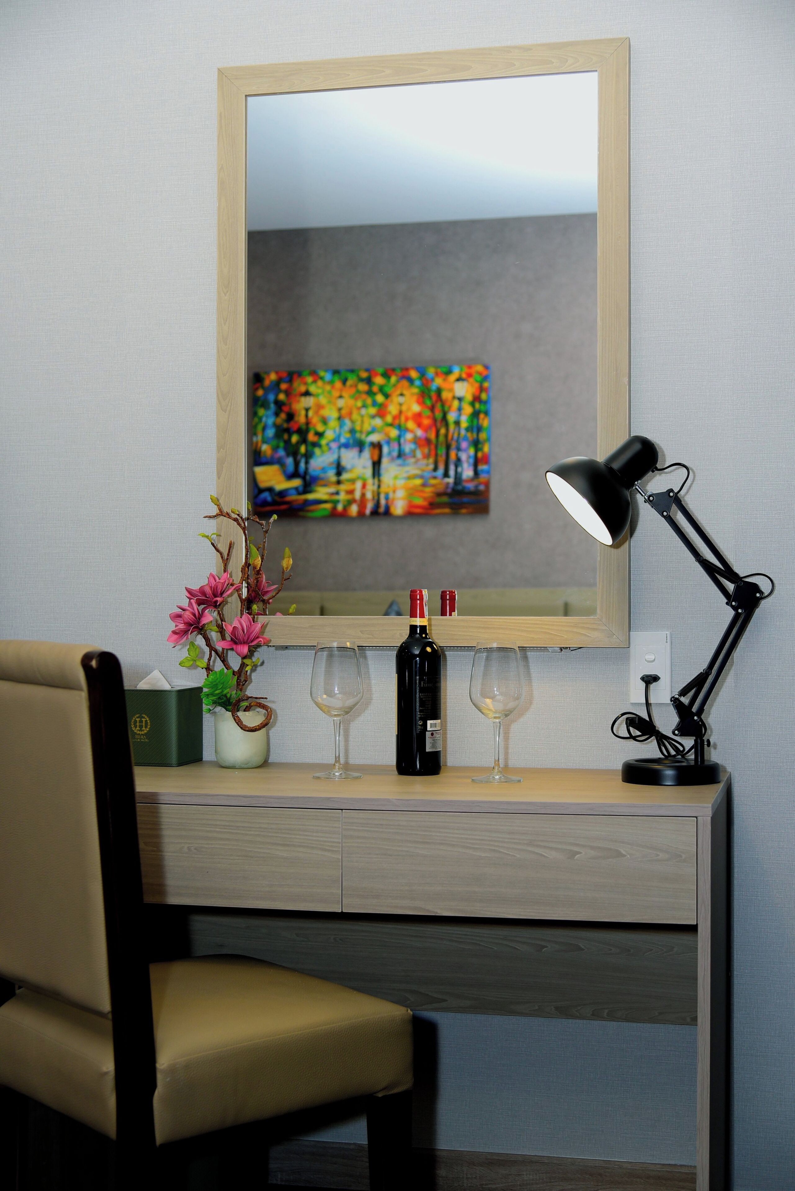 deluxe room, 1 king bed, city view | 1 bedroom, premium bedding, minibar, in-room safe