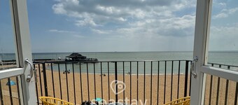 This apartment is a 1 bedroom(s), 1 bathrooms, located in Broadstairs, England.