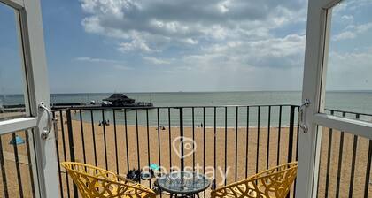 This apartment is a 1 bedroom(s), 1 bathrooms, located in Broadstairs, England.