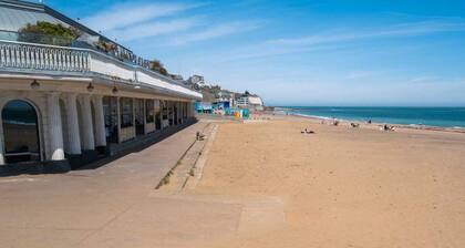 The Old Boat House Broadstairs is a unique and captivating Upside Down House located Broadstairs
