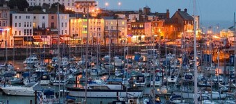 This bungalow is a 2 bedroom(s), 1 bathrooms, located in Broadstairs, England.