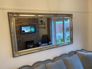 Televisie en een open haard