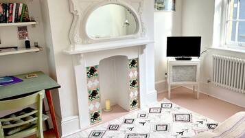 1 bedroom, iron/ironing board, free WiFi