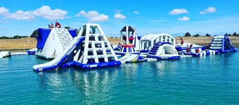 This barn is a 2 bedroom(s), 2 bathrooms, located in Kent, England.