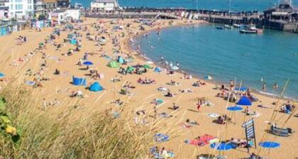 Ocean Lookout in Ramsgate is a striking beachfront three-bedroom apartment offering panoramic sea views across the English Channel. Stylishly refurbished, the spacious property is just steps from Ramsgate Main Sands and The Royal Harbour