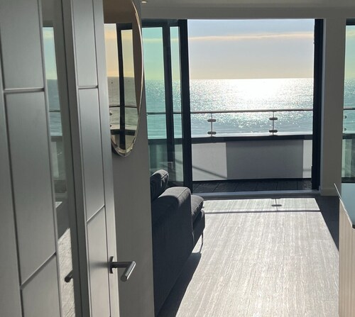 Ocean Lookout in Ramsgate is a striking beachfront three-bedroom apartment offering panoramic sea views across the English Channel. Stylishly refurbished, the spacious property is just steps from Ramsgate Main Sands and The Royal Harbour