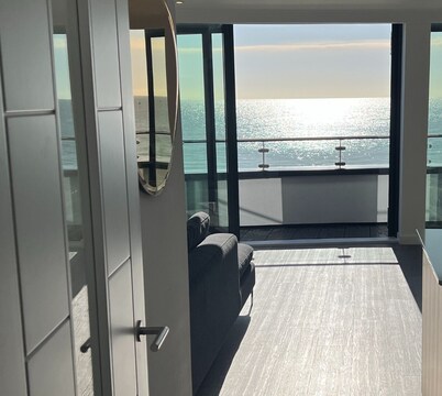 Ocean Lookout in Ramsgate is a striking beachfront three-bedroom apartment offering panoramic sea views across the English Channel. Stylishly refurbished, the spacious property is just steps from Ramsgate Main Sands and The Royal Harbour