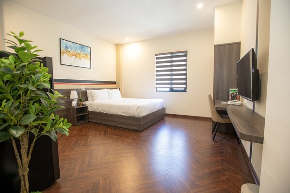 Family Studio, City View | Private kitchen | Full-sized fridge, stovetop, eco-friendly cleaning products, freezer