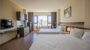 Estúdio família, vista para o rio | Área de estar | Smart TV 50 polegadas com canais a cabo, TV