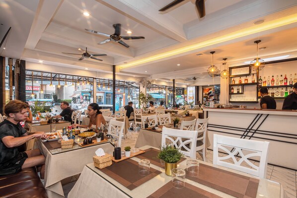 Restaurant - Patong Social Hotel & Restaurant (Patong)