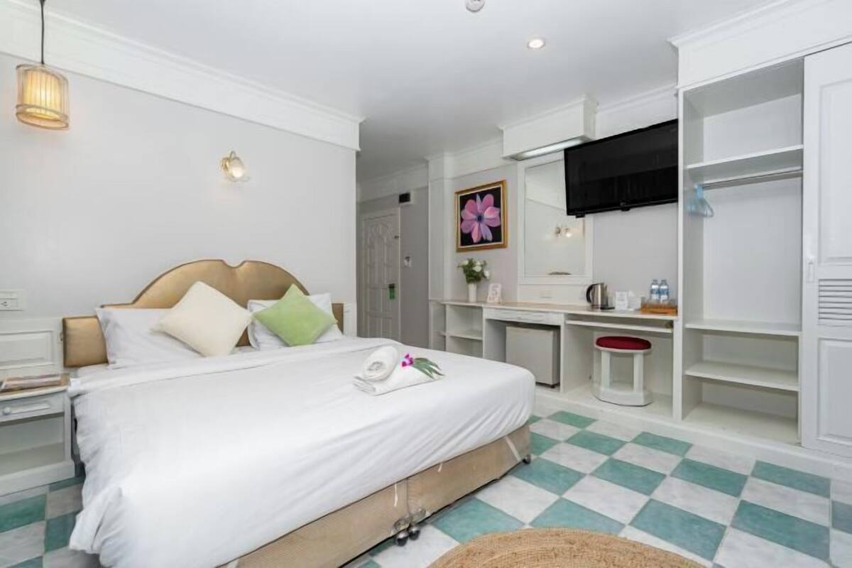 Desk, WiFi (free), bed sheets