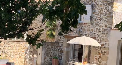 GĂźte Jeanine en bordure de riviĂšre