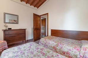4 bedrooms, iron/ironing board, WiFi, bed sheets - ARMENIACA - Two-storey apartment measuring 120 m2 (Montaione)
