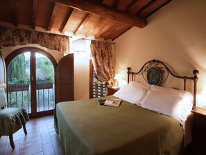 4 makuuhuonetta, silitysrauta/-lauta, Wi-Fi