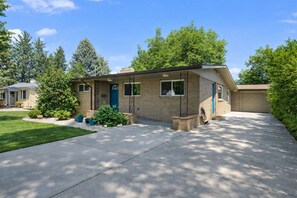 Exterior - Spacious Midcentury Home | Kid's Secret Hideout (Boise)