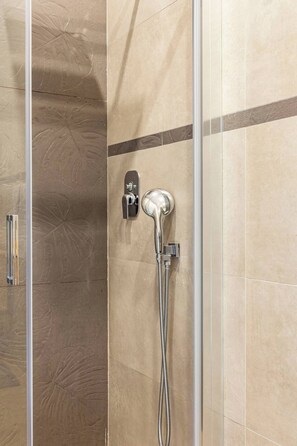 Shower, hair dryer, bidet, towels - Maridda sicilian vacation home (Giarre)