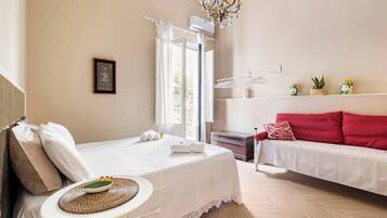 3 Schlafzimmer, Schreibtisch, Bügeleisen/Bügelbrett, Reisekinderbett