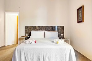3 bedrooms, desk, iron/ironing board, travel cot - Maridda sicilian vacation home (Giarre)