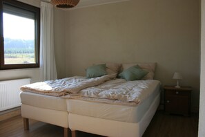 3 bedrooms, iron/ironing board, WiFi, bed sheets - Vacation home in the countryside (Morbach)