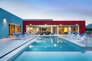 Pool - Villa Klelia, a Newly Built 2023 Villa with Private Pool next to Kissamos. (Kissamos)