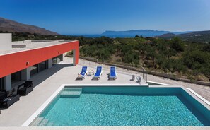 Pool - Villa Klelia, a Newly Built 2023 Villa with Private Pool next to Kissamos. (Kissamos)