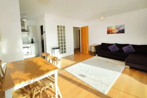 Basic Apartment, 2 Double Beds | Dining
