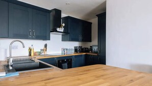 Private kitchen - Central & Modern 2BD Flat - Edinburgh (Edinburgh)