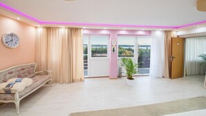 Leilighet – royal | Oppholdsområde