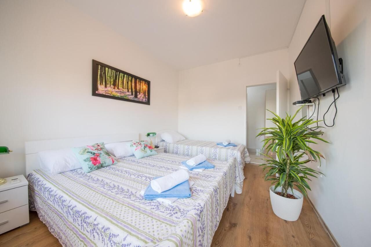 Skrivbord, arbetsyta för laptop, gratis wi-fi och sängkläder