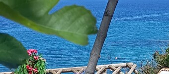 Villa Teresa by the sea, relaxation, lovely view, wild nature.