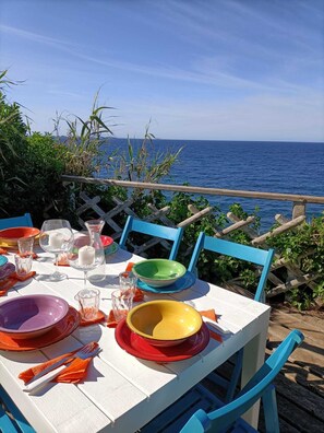 Outdoor dining - Villa Teresa by the sea, relaxation, lovely view, wild nature. (CastelSardo)