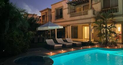 Pyramids view villa for rent in Elshikh zayed