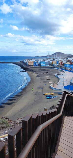 On the beach - ATTIC! Two bedrooms near the sea (El Burrero)
