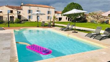 Piscine extérieure, piscine chauffée
