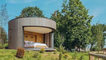 Kamar Double Superior | 1 kamar tidur, seprai premium, dan selimut bulu angsa