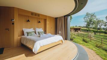 Voyage en solitaire | Premium bedding, down comforters, Select Comfort beds, blackout drapes