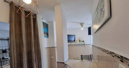 Beau 2 piÚces centre Netanya à proximité de tout