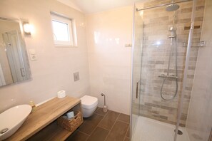 Shower, hair dryer, bidet, towels - Ciovo villa with panoramic view, swimming pool. Close to beach and old town! (Trogir)