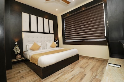 Hotel Mirage Residency