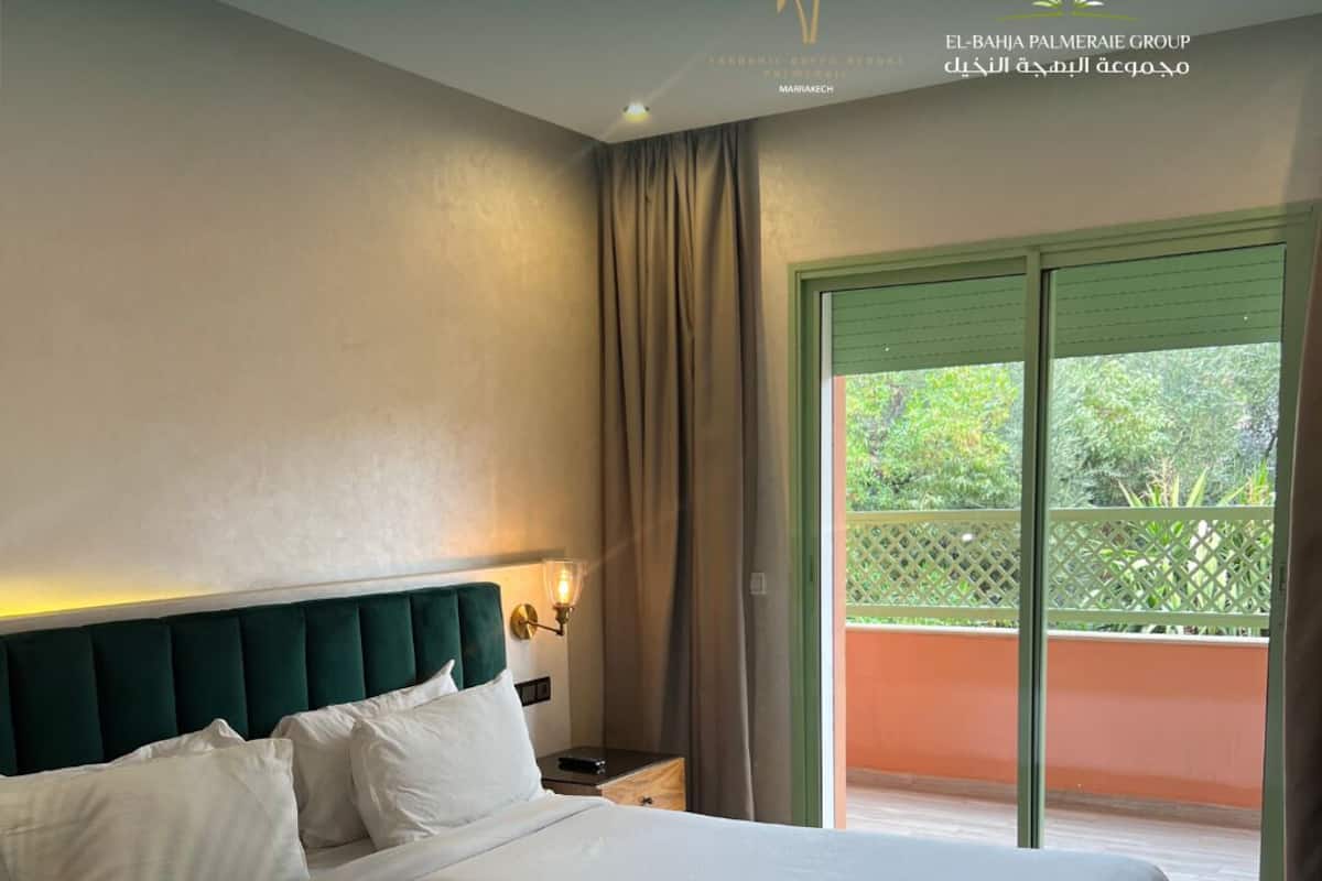 Smart TV, Netflix, first-run movies, heated floors