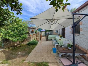 Outdoor dining - Apartment with garden (Civitavecchia)