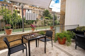 Outdoor dining - Apartamento de 2 Dormitorios 1ª (Estella)
