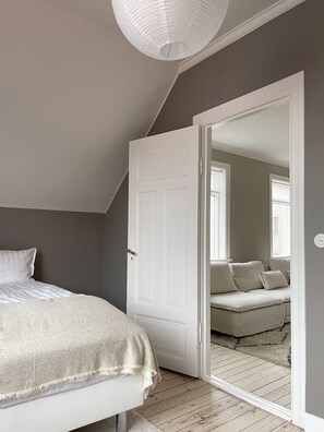 2 habitaciones, decoración personalizada y muebles diferentes 